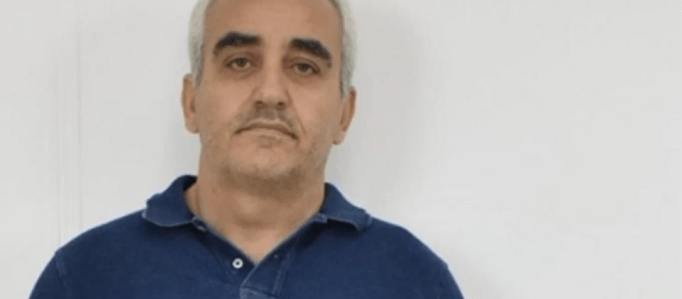 Στο σκαμνί για 12 ανθρωποκτονίες και 14 απόπειρες ο ψευτογιατρός με τα βότανα